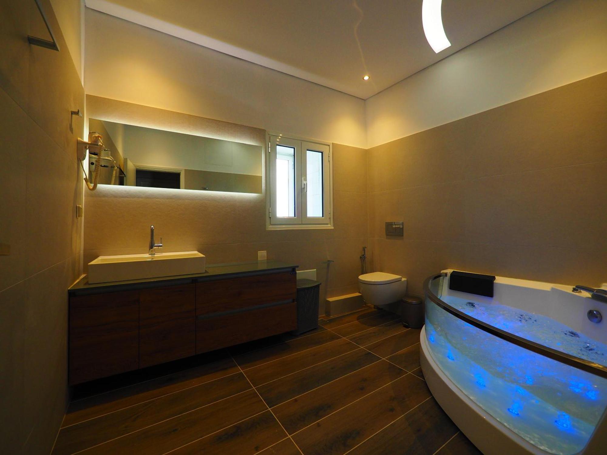 Апартаменты Sophia's Penthouse With Jacuzzi And Acropolis View From Big Terrace